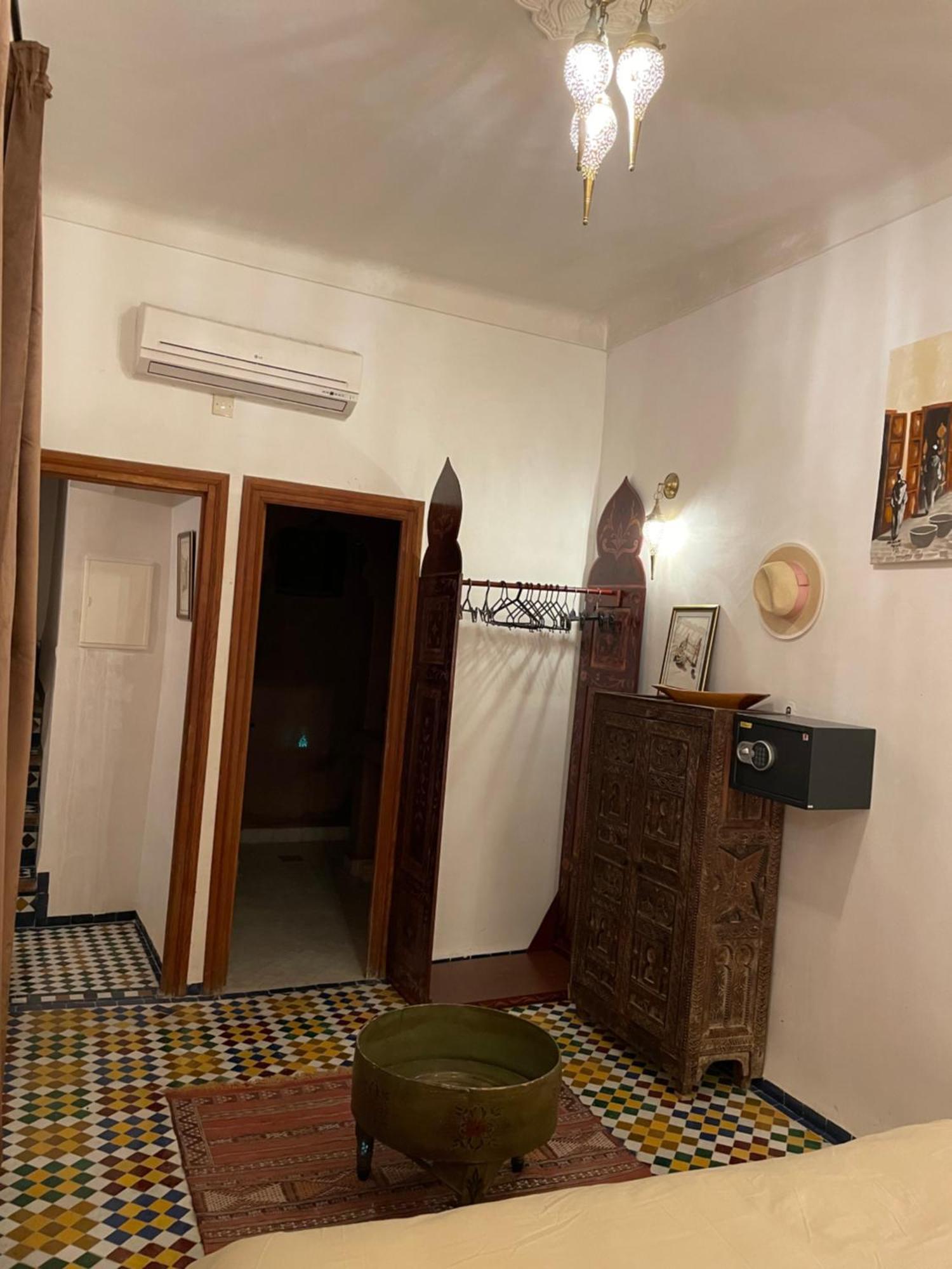 Dar Seffah Au Coeur De La Medina Villa Fes Exterior photo